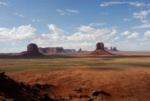 monument valley<br>NIKON D200, 20 mm, 100 ISO,  1/320 sec,  f : 8 , Distance :  m